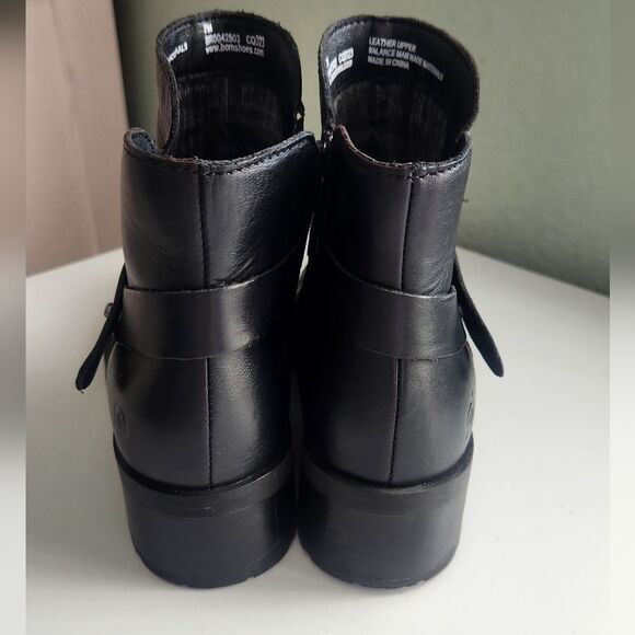 🌸Born Women's Black Leather Booties Size 7 - Picture 4 of 12